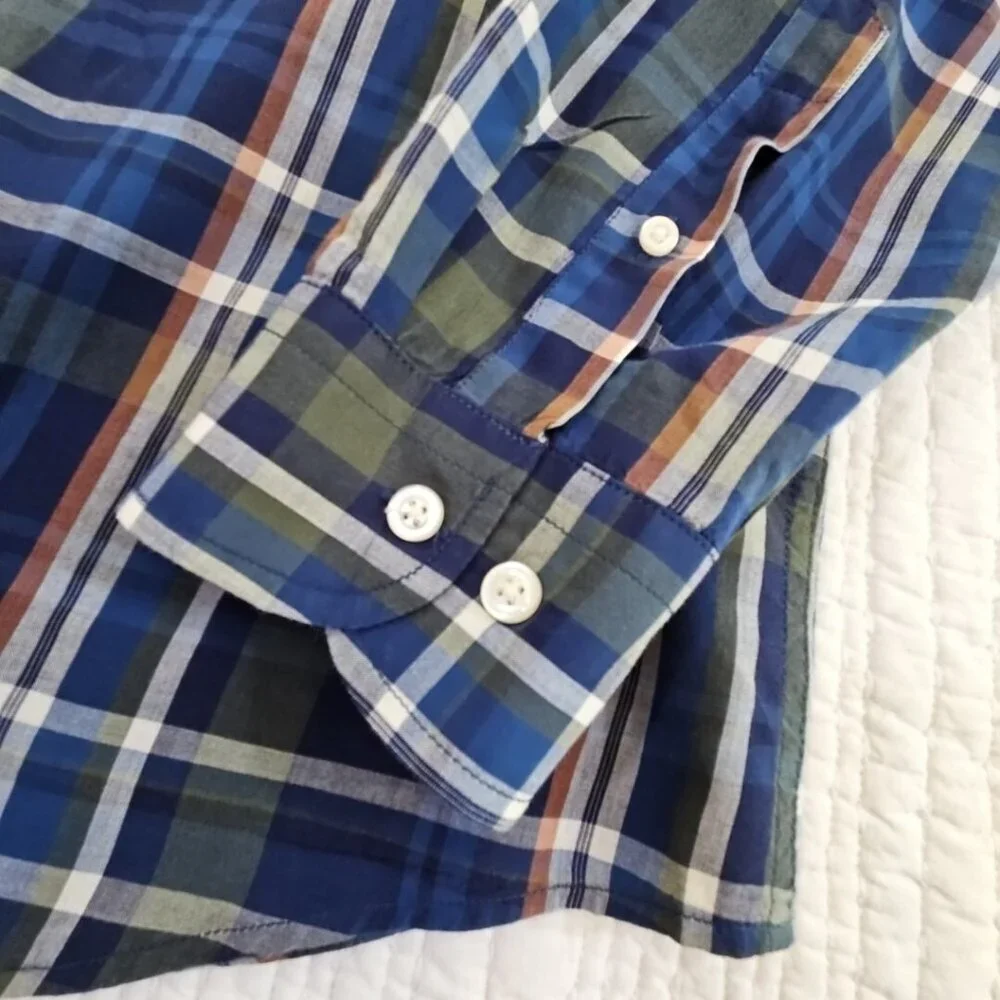 Banana Republic Untucked Slim Fit Shirt Men's L Large Navy Blue Plaid EUC‎ LN